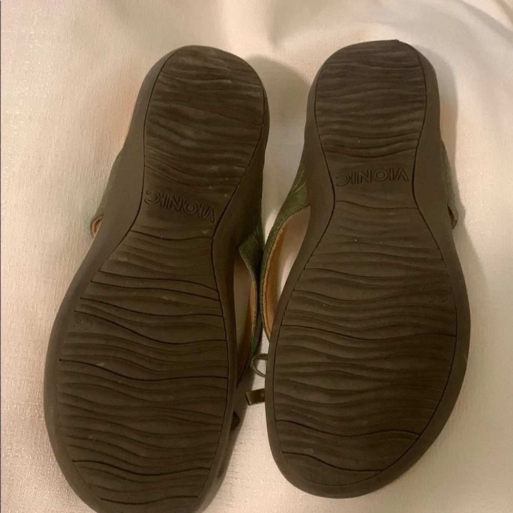 Vionic Bella Green Sandals - Picture 3 of 10